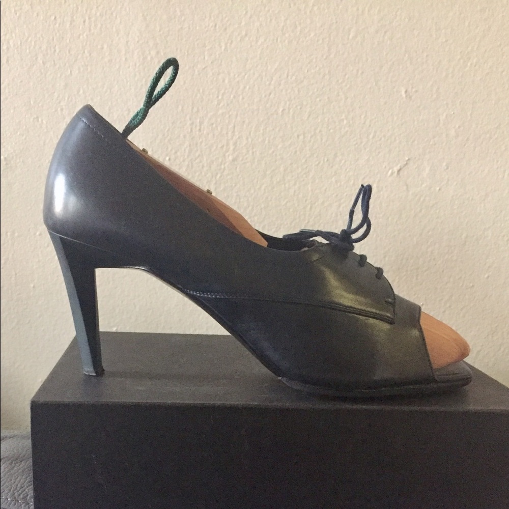 $625 Jil Sander Asymmetrical Open-Toed Oxford Heel